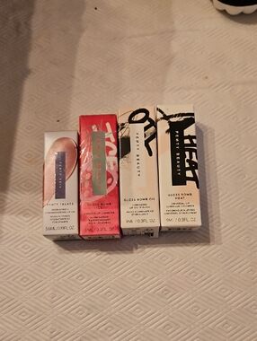 Fenty Beauty Gloss Bomb Mixed set.